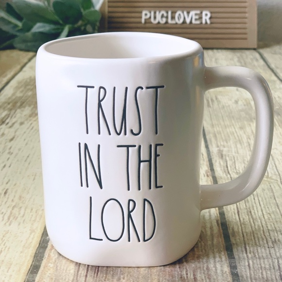 Rae Dunn Accessories - RAE DUNN mug { TRUST IN THE LORD }